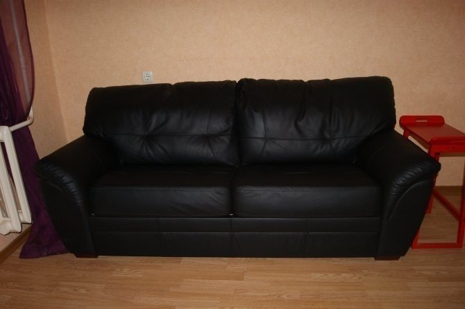 Кожаный диван икеа черный