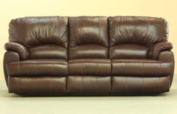 Кожаный диван с реклайнером