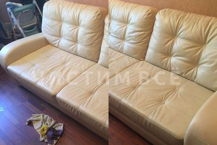 Кремовый диван из кожзама