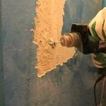 Как снять старую краску со стен механическим, термическим способом