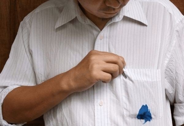 Чем отстирать ручку с одежды