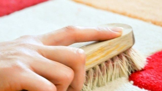 Как эффективно и быстро почистить ковролин в домашних условиях