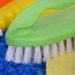 Как почистить ковёр без пылесоса