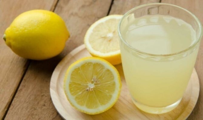 Лимонный напиток в домашних