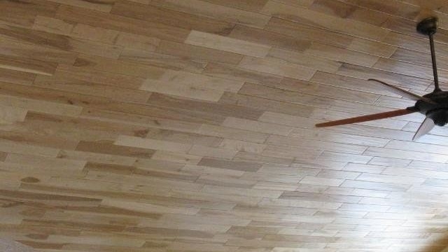 Дизайн и фото ламината на потолке в интерьере