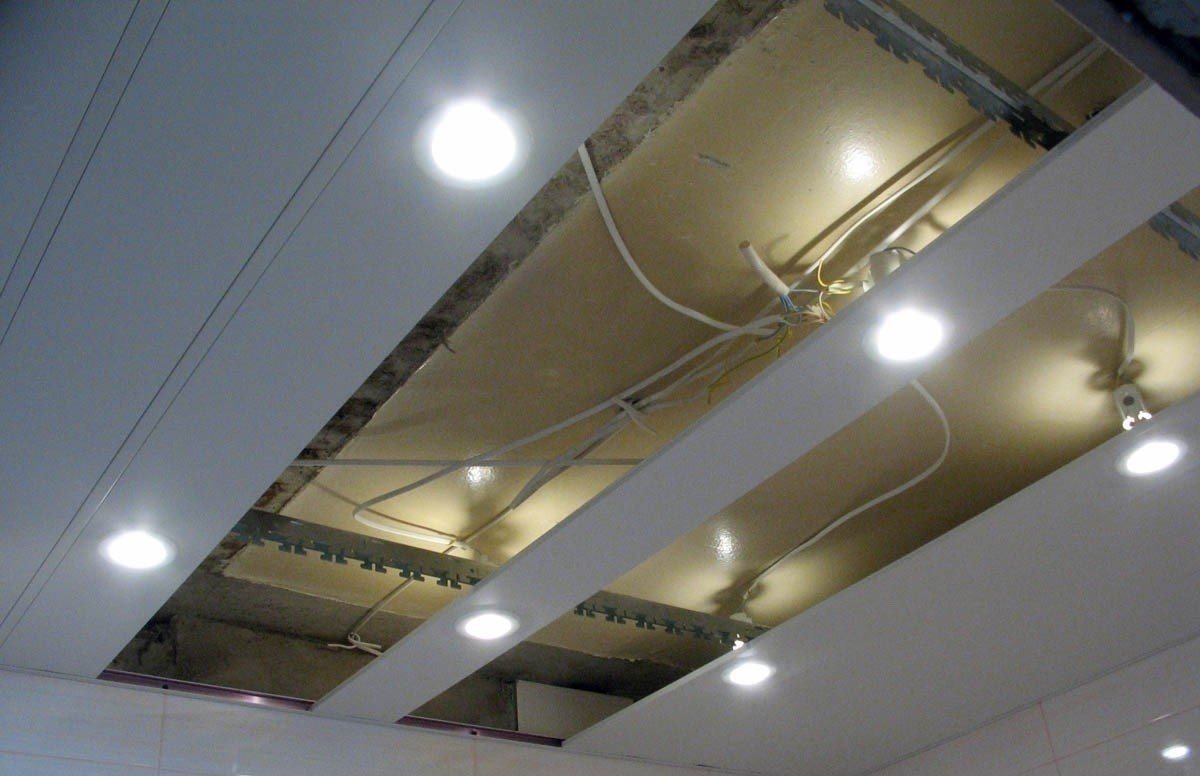 Светильники в подвесной потолок