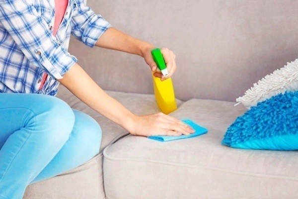 Самостоятельная чистка мягкой мебели
