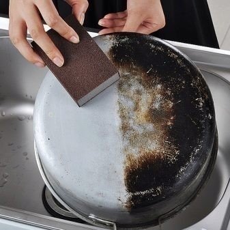 Губка для чистки сковородок от нагара