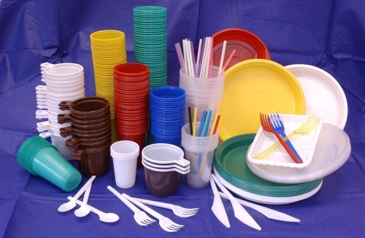 Ассортимент пластиковой посуды