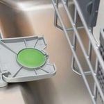 Как и куда нужно заливать ополаскиватель для посудомоечных машин
