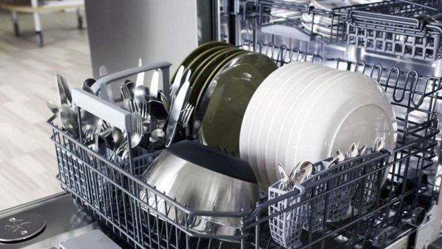 Можно ли мыть алюминиевую посуду в посудомоечной машине и как правильно это делать?