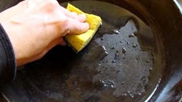 Как мыть сковороду с антипригарным покрытием