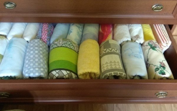 Хранение постельного белья в шкафу