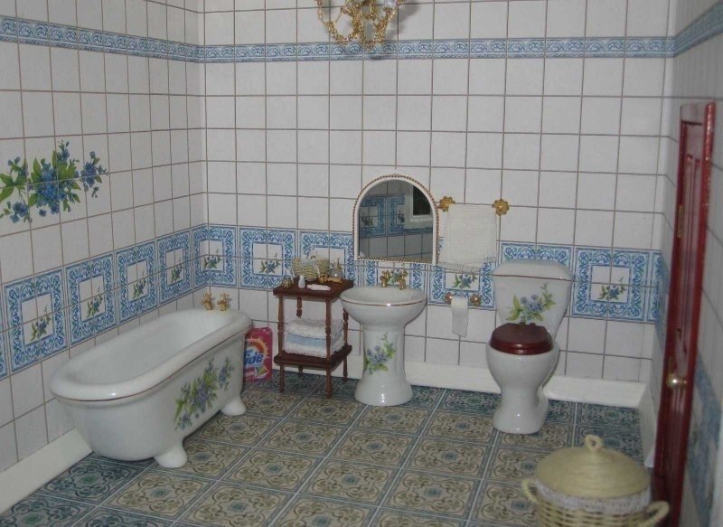 Декор старой плитки в ванной