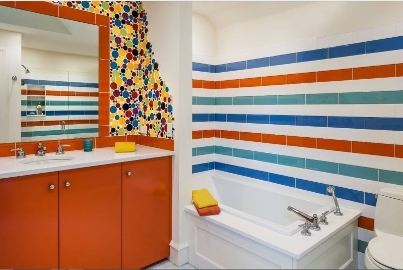 Плитка в ванной разноцвет