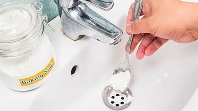 Советы Мойдодыра, как и чем очистить ванну от желтого налета в домашних условиях