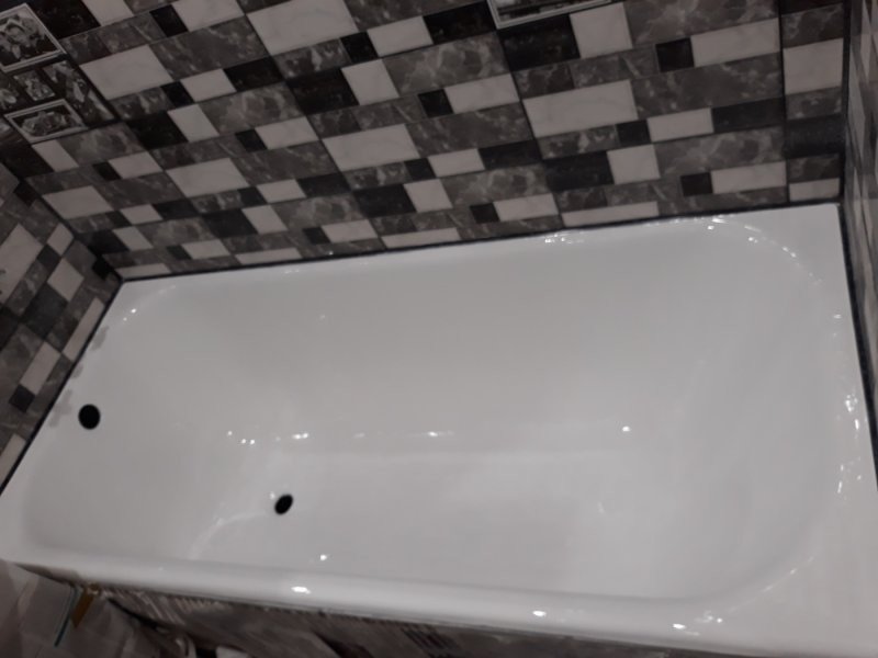Чугунная ванна с акриловым покрытием