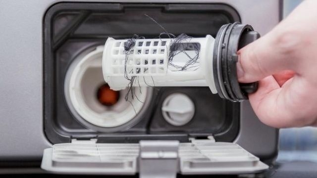 Как почистить насос и сливной шланг у стиральной машины