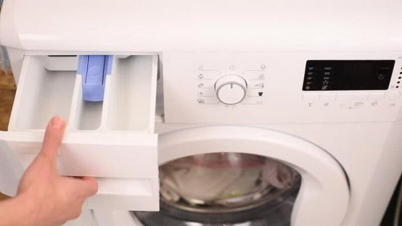 Куда заливать кондиционер в стиральной машине